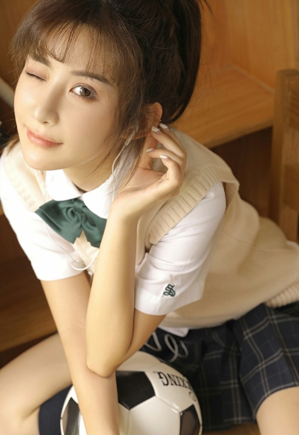 Japanese campus goddess sports beauty short skirt uniform student younger sister sexy temptation sentimental photo(2)